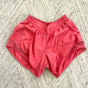 lululemon hottie hot 4 inch shorts